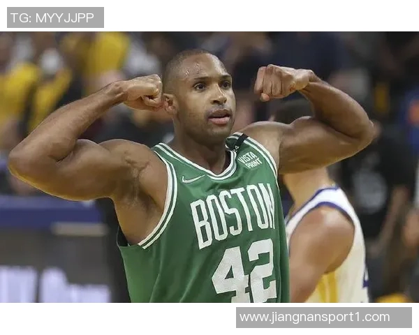 内史密斯早期艰难挣扎却不放弃绿军生涯终获成功与回报