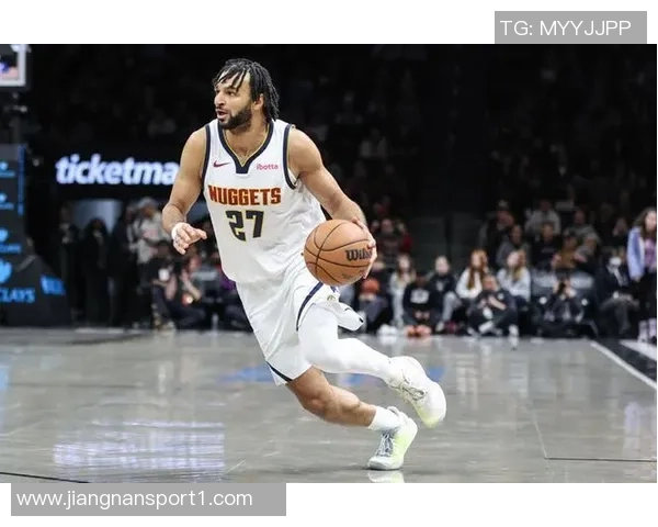 穆雷称赞瓦兰实力被低估认为其篮下表现稳定对抗能力强大 穆雷称赞瓦兰实力被低估认为其篮下表现稳定对抗能力强大