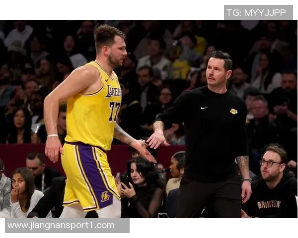 雷迪克谈东契奇的比赛风格:允许他自由发挥享受篮球乐趣 雷迪克谈东契奇的比赛风格:允许他自由发挥享受篮球乐趣