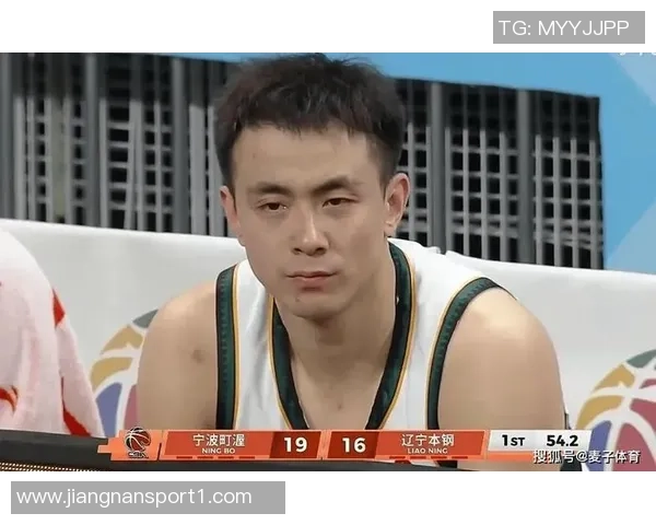 赵继伟称周鹏为低估的英雄贡献巨大攻防两端表现突出 赵继伟称周鹏为低估的英雄贡献巨大攻防两端表现突出