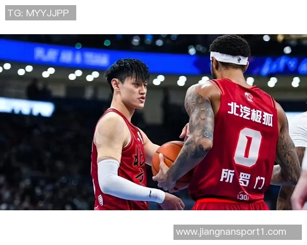 宇宙级阵容震撼来袭北京男篮集结曾凡博周琦赵睿等明星球员 宇宙级阵容震撼来袭北京男篮集结曾凡博周琦赵睿等明星球员