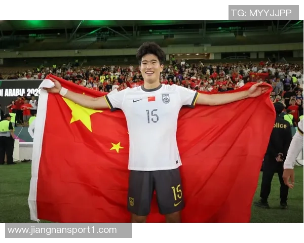 山东泰山B队彭啸荣膺本赛季中乙联赛最佳青年球员称号