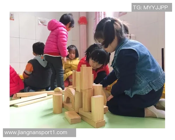 范德彪与字母哥联手助攻大加索尔点赞这一精彩瞬间