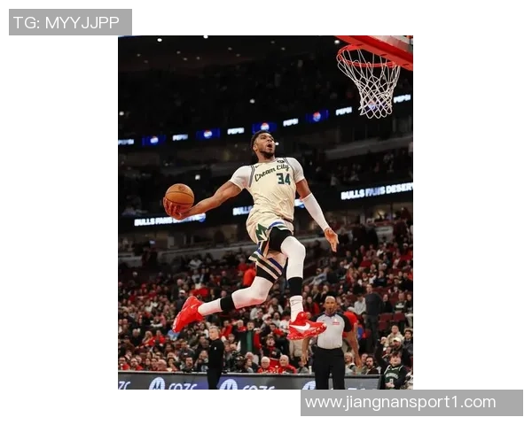 字母哥上半场表现平平仅得10分3板3助2断球队需更强支持